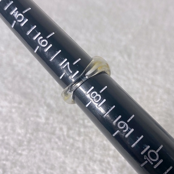 Vintage Art Glass Handmade Clear White Yellow Band Ring - Picture 11 of 11